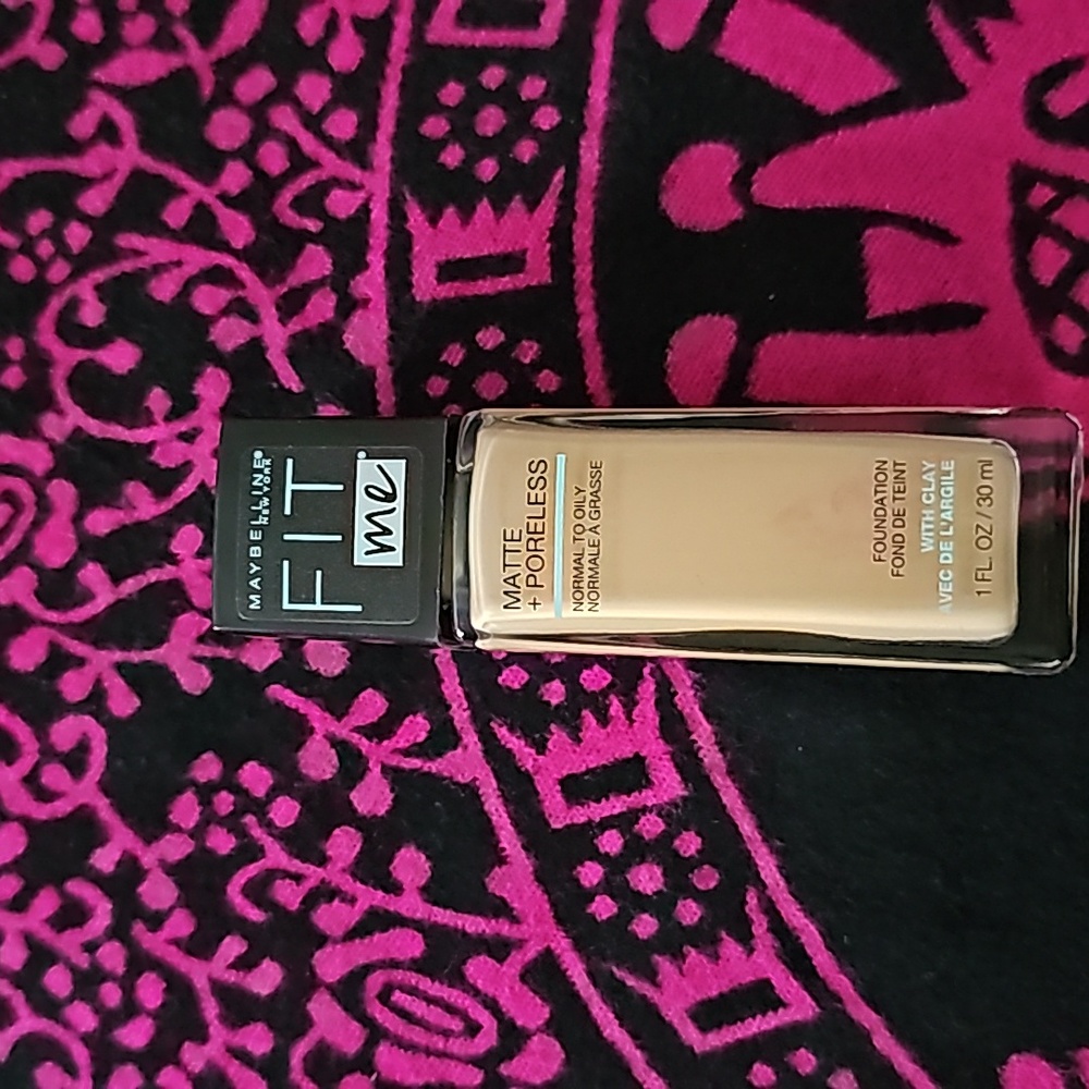 Maybelline Fit Me matte powerless foundation